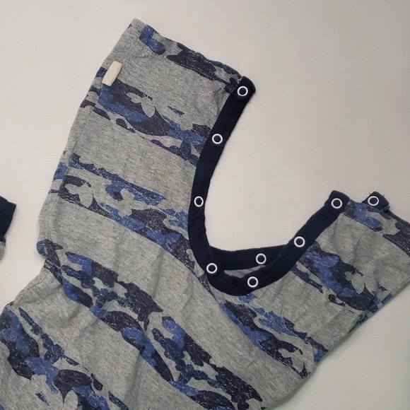 3/$30 𝅺BURTS BEES BABY Hooded Printed Camo Footless Onesie Organic Cotton - Picture 4 of 5